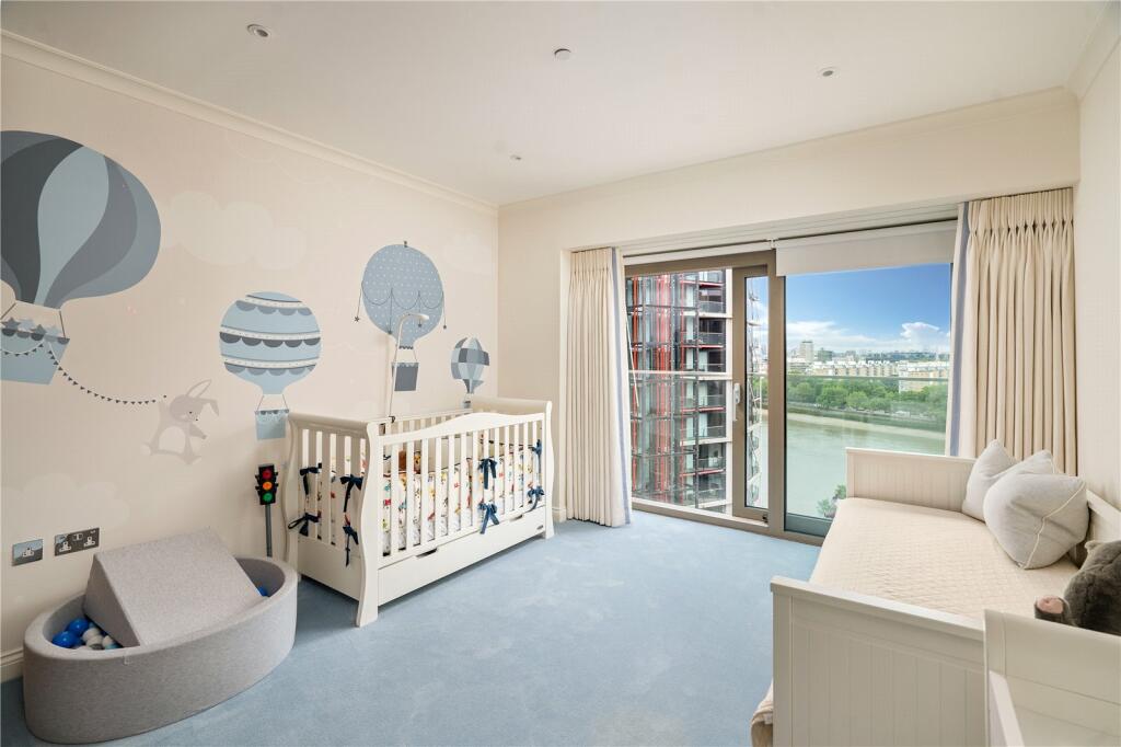 3 bedroom apartment for sale in Capital Building, Embassy Gardens, 8 Union Square, London, SW11